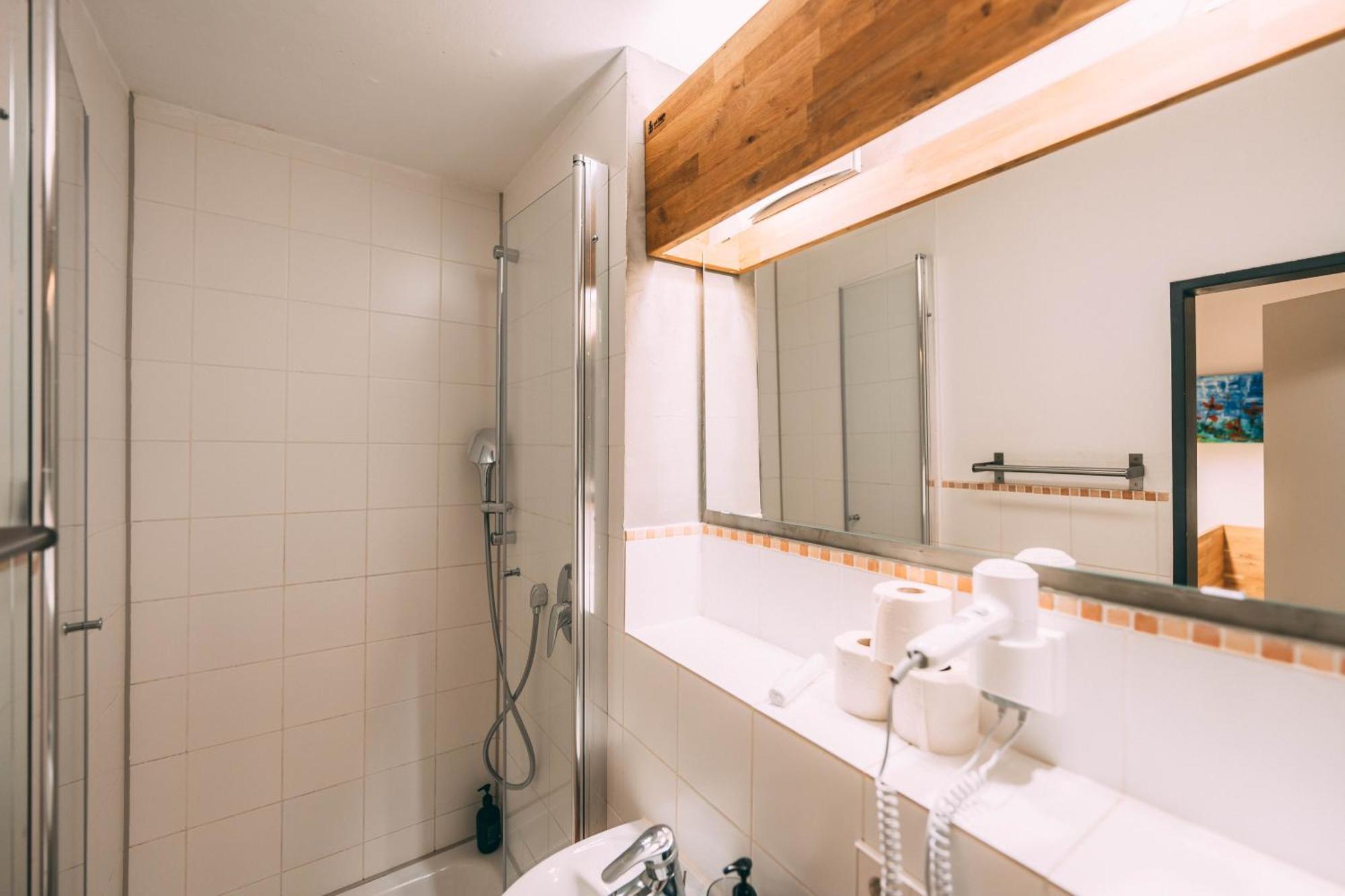 Gut Huegle Jugendzimmer Ravensburg Exteriör bild